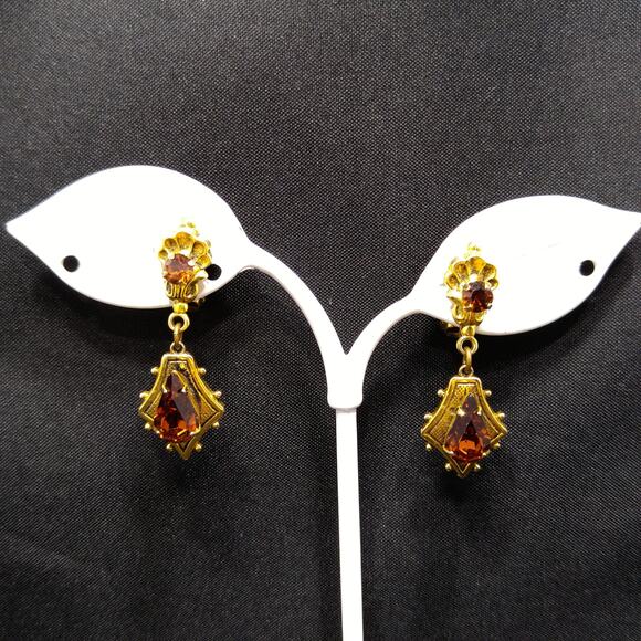 Vintage Topaz Rhinestone Clip Earrings, Teardrop Rhinestone, 1960s Jewelry - Picture 2 of 10